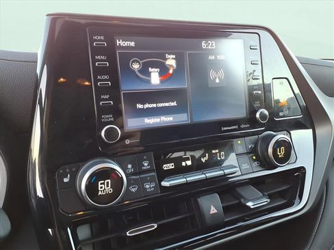 Used 2021 Toyota Highlander XLE image 14
