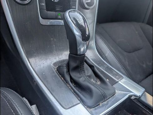 Used 2015 Volvo XC60 T5 FWD image 13
