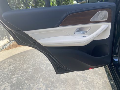 Certified 2024 Mercedes-Benz GLE 450 4MATIC image 38