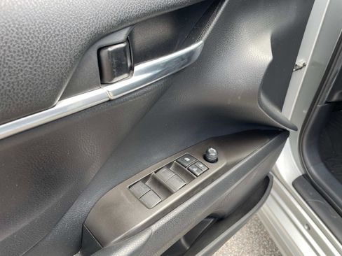 Used 2021 Toyota Camry SE FWD image 14