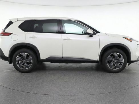 Used 2025 Nissan Rogue SV image 11