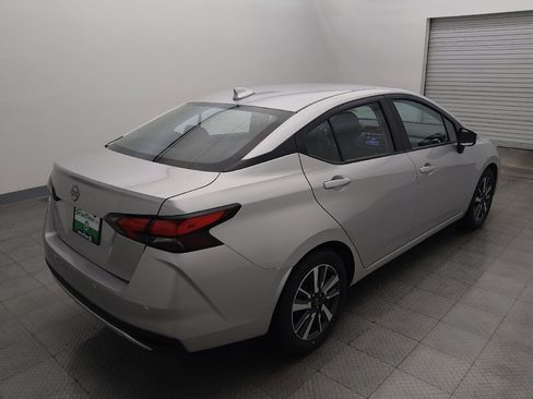 Used 2025 Nissan Versa SV image 9