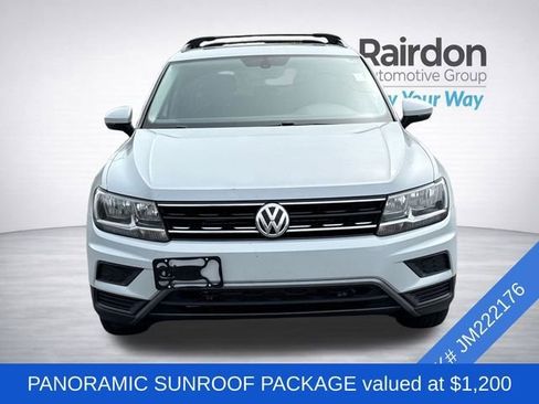 Used 2018 Volkswagen Tiguan SE w/ Panoramic Sunroof Package AWD/4WD image 2