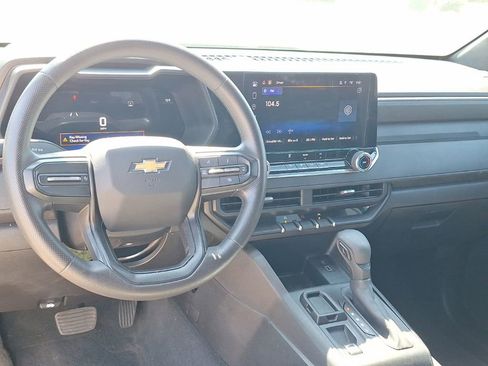 Used 2024 Chevrolet Colorado W/T image 3