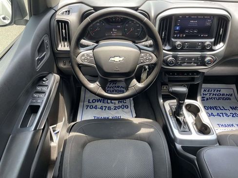 Used 2019 Chevrolet Colorado LT w/ LT Convenience Package RWD image 11
