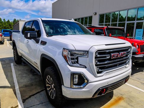 Used 2021 GMC Sierra 1500 AT4 w/ AT4 Premium Package AWD/4WD image 2