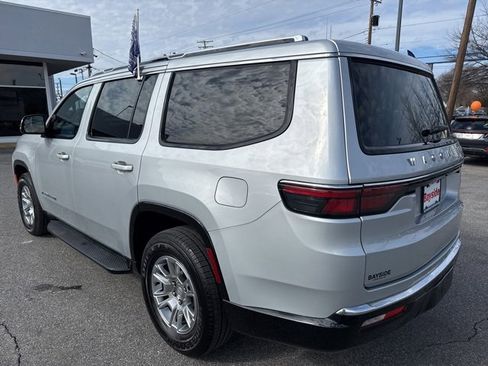 Used 2024 Jeep Wagoneer 4WD image 40