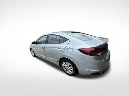 Used 2020 Hyundai Elantra SE FWD image 5