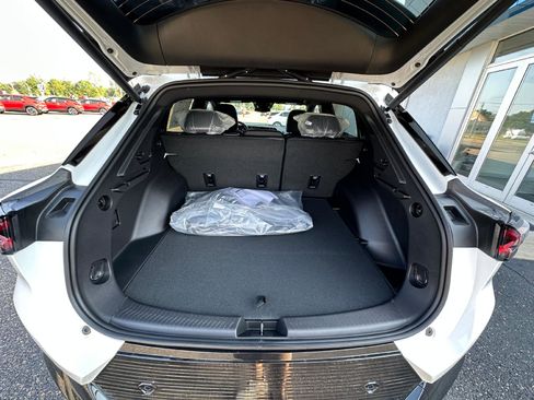 New 2025 Chevrolet Equinox EV LT image 32