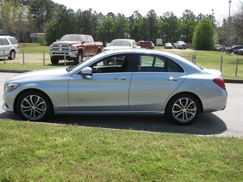 Used 2015 Mercedes-Benz C 300 Sedan image 4