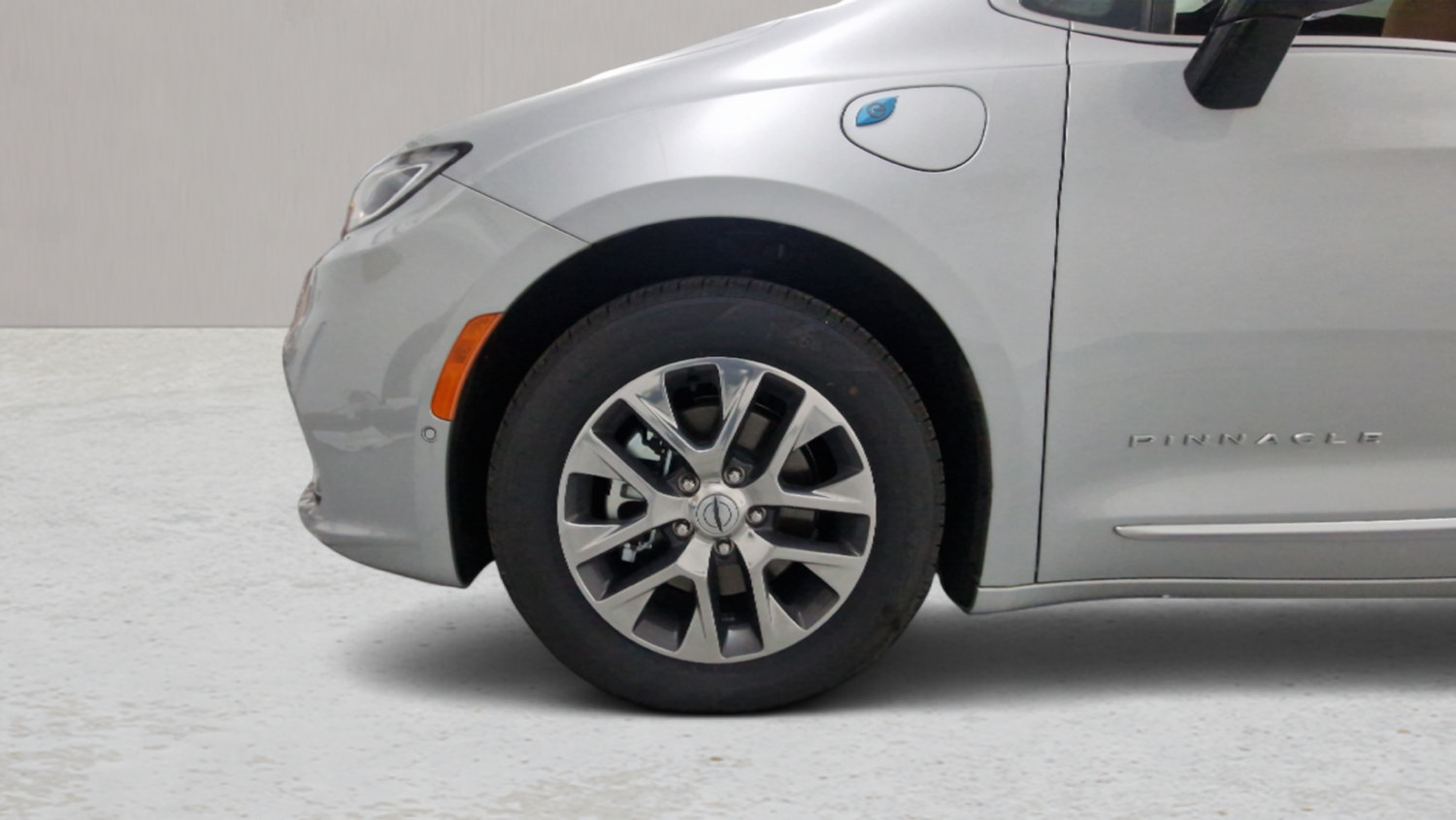 Used 2023 Chrysler Pacifica Pinnacle FWD image 30