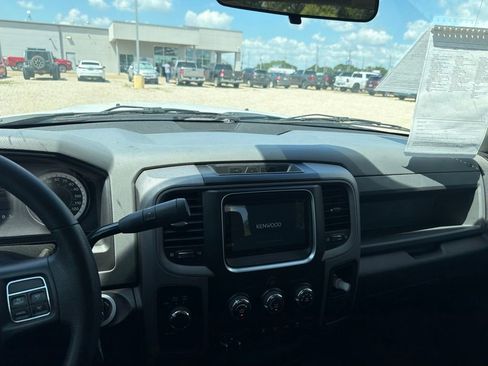 Used 2018 RAM 2500 Tradesman w/ Chrome Appearance Group AWD/4WD image 14