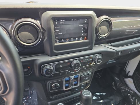 Used 2021 Jeep Wrangler Unlimited Sport AWD/4WD image 18