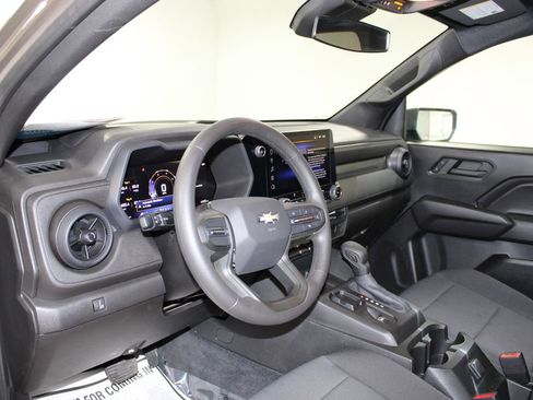 Used 2024 Chevrolet Colorado W/T RWD image 19