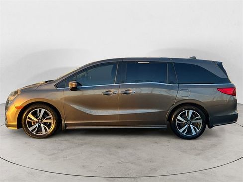 Used 2019 Honda Odyssey Elite image 2