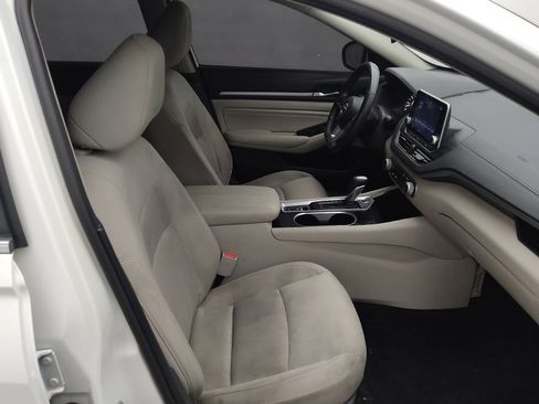 Used 2022 Nissan Altima 2.5 SV w/ SV Premium Package FWD image 21