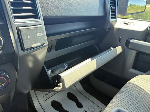 Used 2018 Ford F150 XLT w/ Equipment Group 302A Luxury AWD/4WD image 34