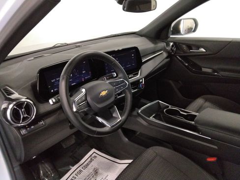 Used 2025 Chevrolet Equinox LT FWD image 29