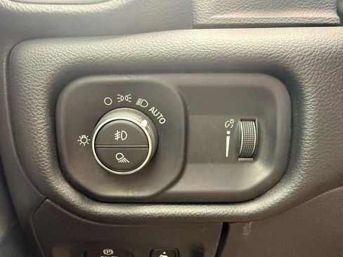 Used 2020 RAM 1500 Big Horn AWD/4WD image 21
