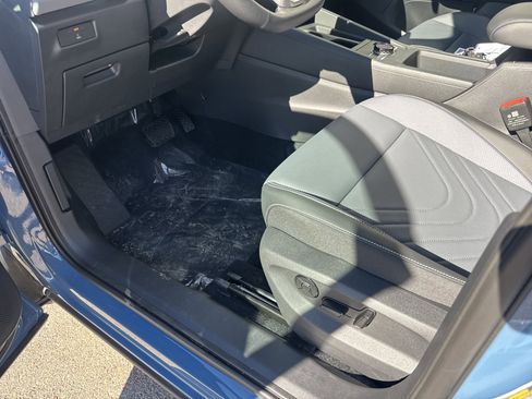 New 2026 Volkswagen Tiguan SE image 14