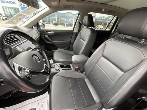 Used 2019 Volkswagen Tiguan SE image 15