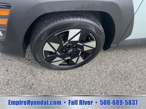 Used 2025 Hyundai Kona SEL FWD image 11
