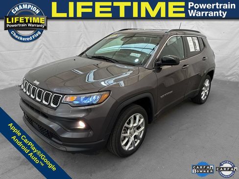 Used 2024 Jeep Compass Latitude AWD/4WD image 1