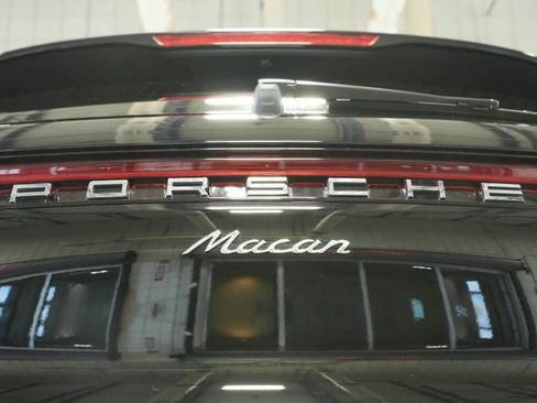 Certified 2026 Porsche Macan AWD/4WD image 37