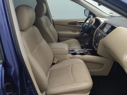 Used 2017 Nissan Pathfinder Platinum image 21