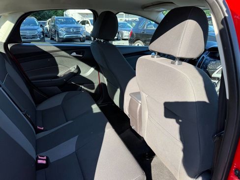 Used 2014 Ford Focus SE FWD image 13