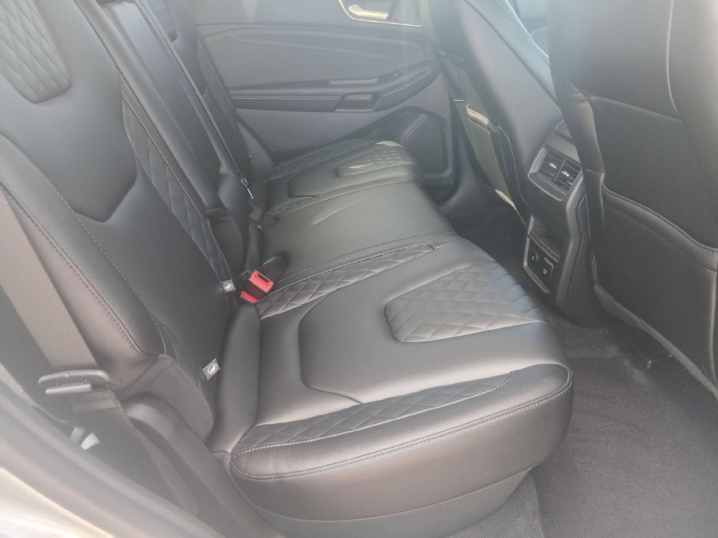 Used 2023 Ford Edge Titanium AWD/4WD image 41
