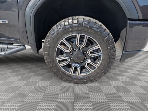 Used 2020 GMC Sierra 2500 AT4 w/ AT4 Premium Package AWD/4WD image 9