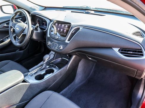 Used 2024 Chevrolet Malibu LT image 17