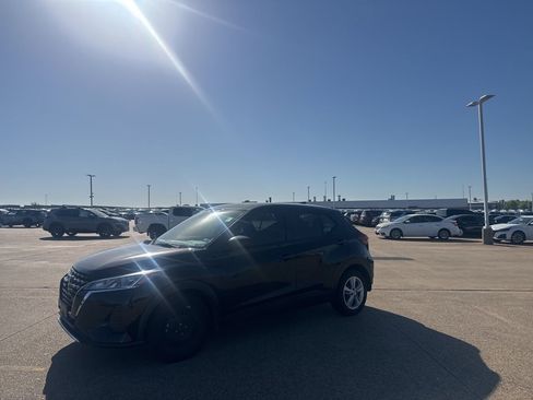 Certified 2023 Nissan Kicks S image 9