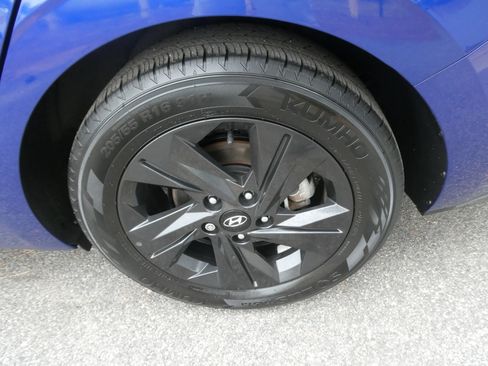 Used 2023 Hyundai Elantra SEL FWD image 31