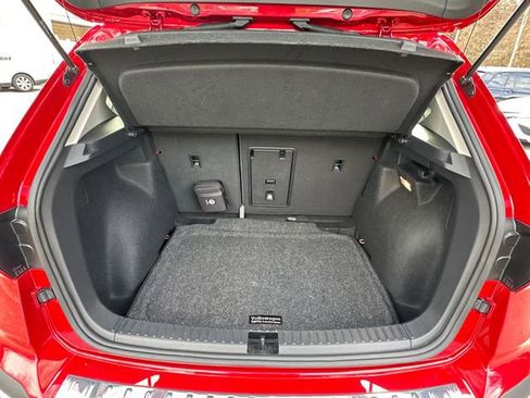 Certified 2022 Volkswagen Taos SE image 18