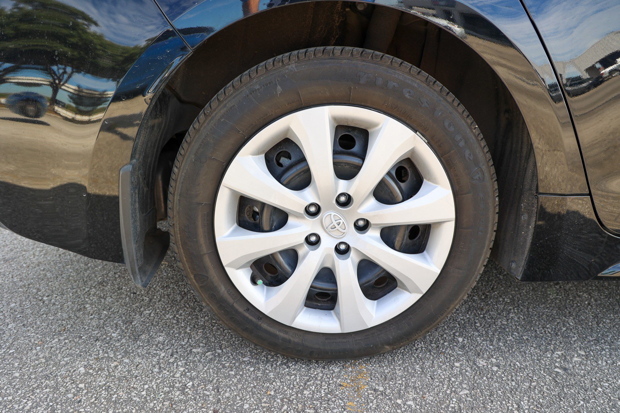 Certified 2024 Toyota Corolla LE FWD image 13