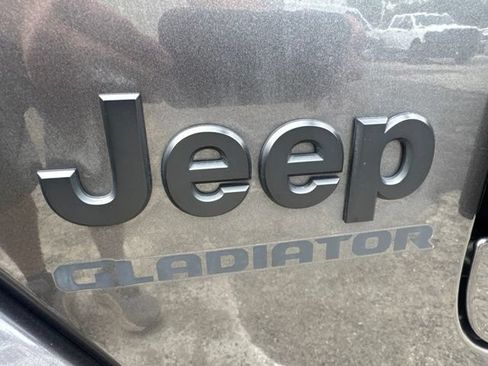 Used 2022 Jeep Gladiator Sport AWD/4WD image 8