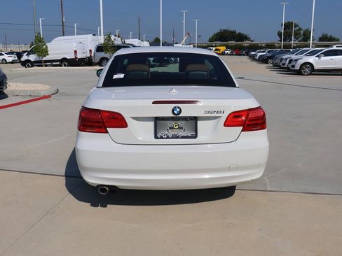 Used 2011 BMW 328i Convertible w/ Premium Pkg image 5