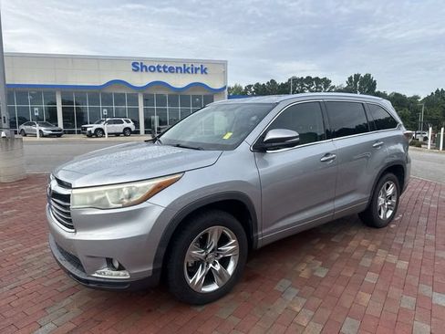 Used 2014 Toyota Highlander Limited FWD image 4