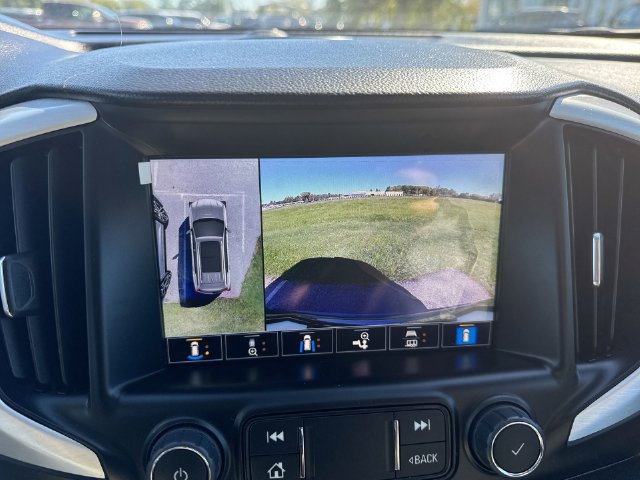 Used 2024 GMC Terrain SLT w/ Infotainment Package II AWD/4WD image 15