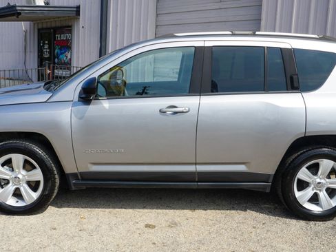Used 2016 Jeep Compass Sport w/ Power Value Group image 3