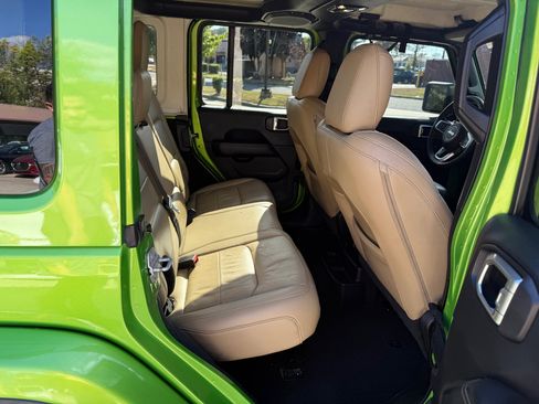 Used 2019 Jeep Wrangler Unlimited Sahara image 19