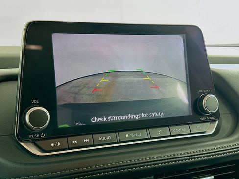 Used 2024 Nissan Rogue SV image 22