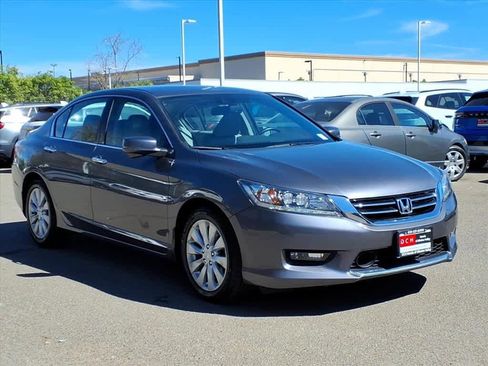 Used 2014 Honda Accord Touring image 3