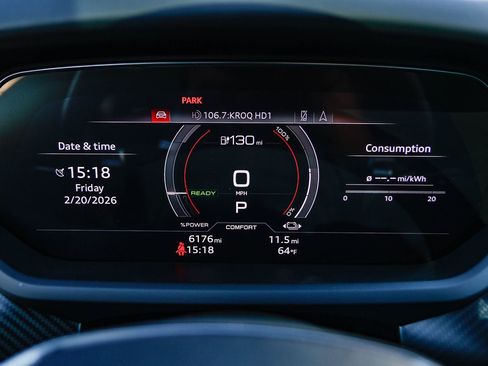 Used 2023 Audi e-tron GT Prestige image 24