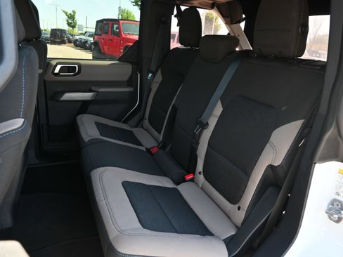 Used 2023 Ford Bronco Wildtrak AWD/4WD image 31