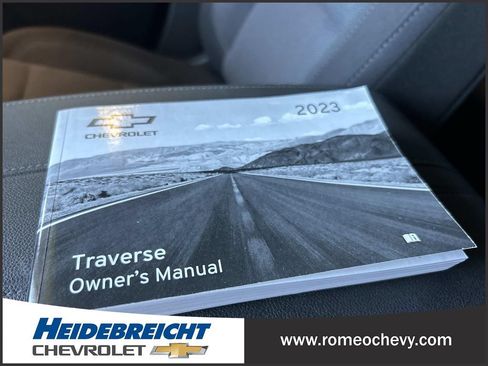 Used 2023 Chevrolet Traverse LT FWD image 27