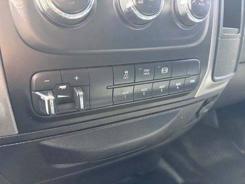Used 2018 RAM 3500 Tradesman w/ Chrome Appearance Group AWD/4WD image 22