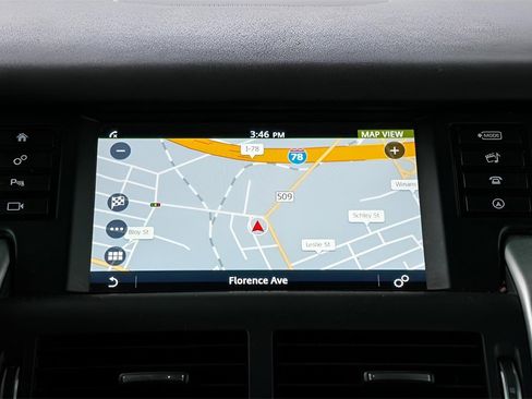 Used 2019 Land Rover Discovery Sport SE image 33